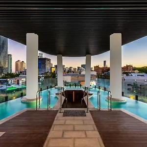 Fv By Peppers Apartahotel